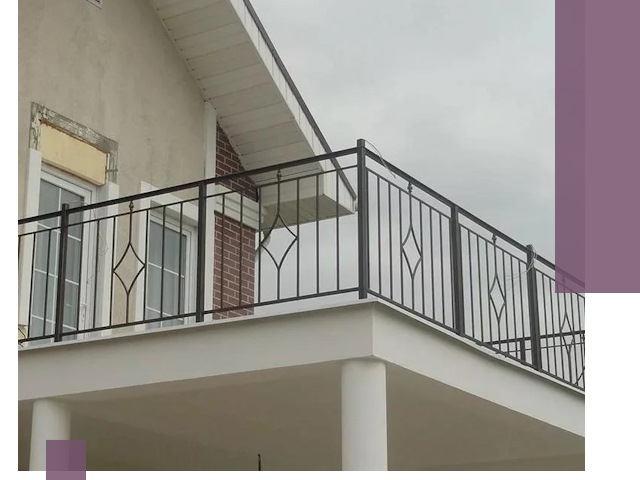 Изготовление балконных ограждений в Богородицке из металла и стекла