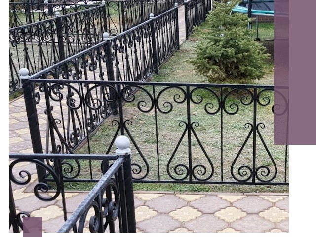 Кованые газонные ограждения под ключ в Богородицке